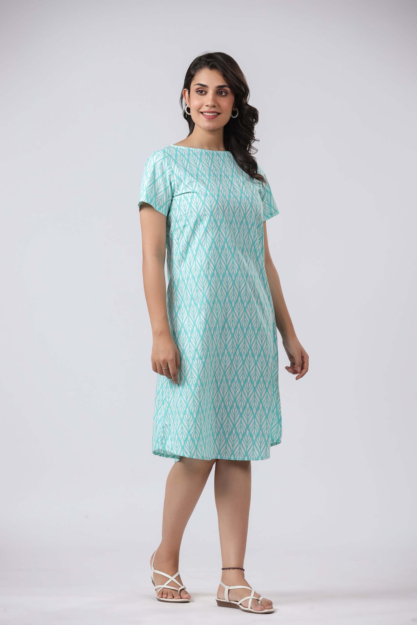 SUSTAINABLE BCI COTTON AQUA AND WHITE ROUND NECK BELOW KNEE NIGHT DRESS