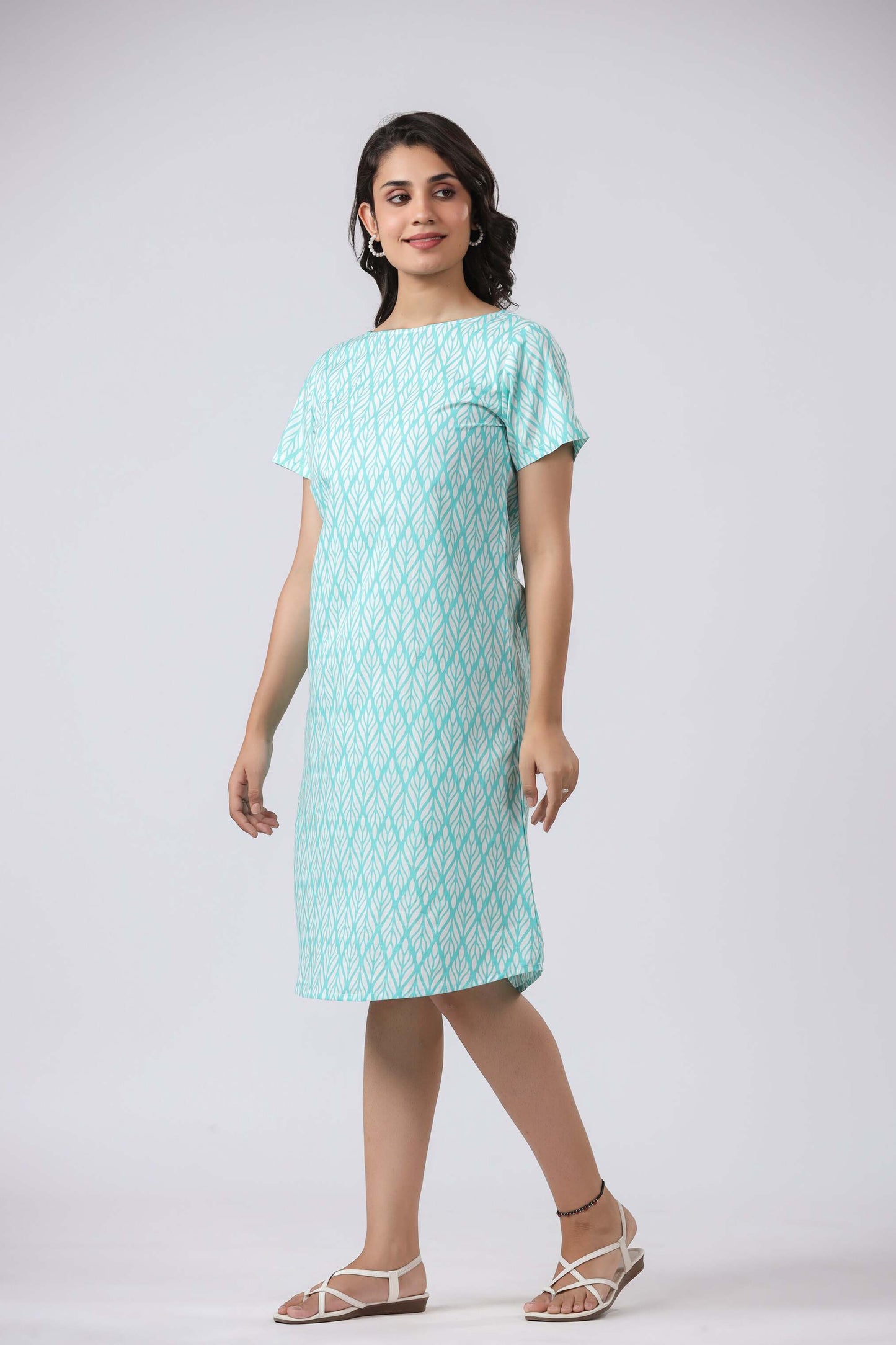 SUSTAINABLE BCI COTTON AQUA AND WHITE ROUND NECK BELOW KNEE NIGHT DRESS